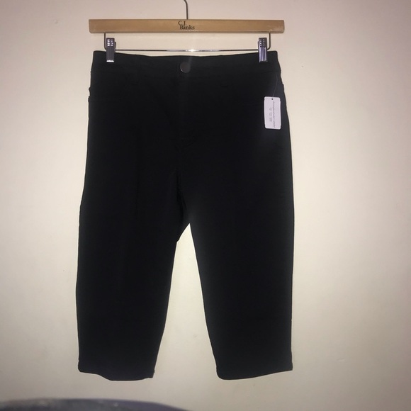 Christopher & Banks Super Stretch Skimmer bottoms - Picture 2 of 10